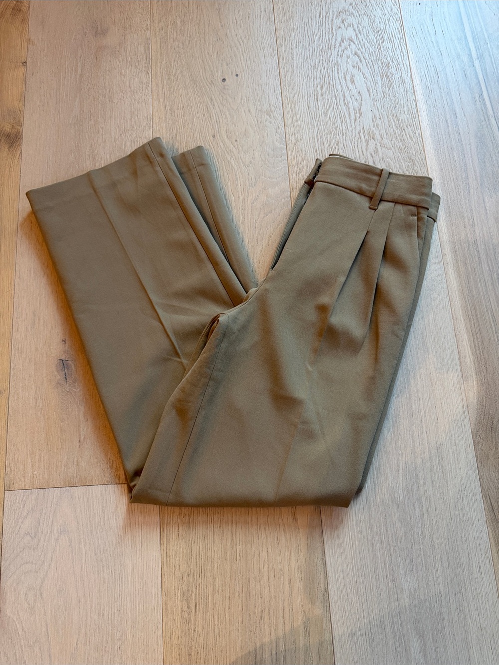 Aritzia Effortless Pants